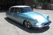 Citroen DS cu motor V8