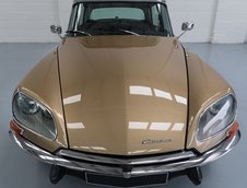 Citroen DS de la Electrogenic