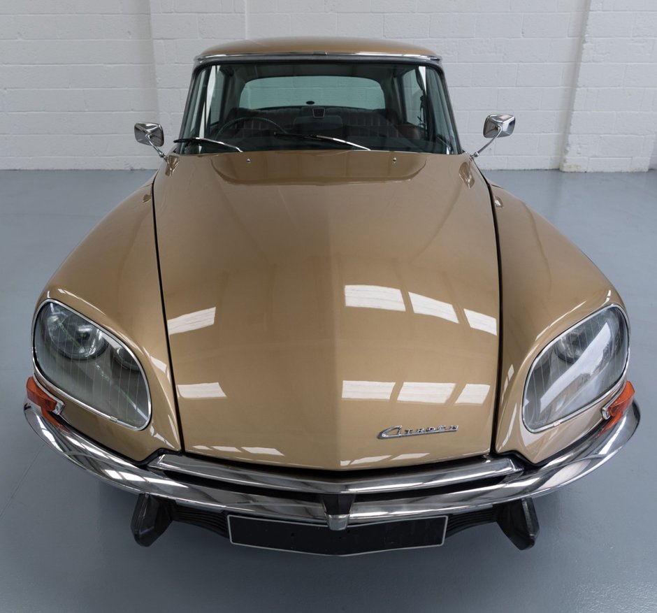 Citroen DS de la Electrogenic