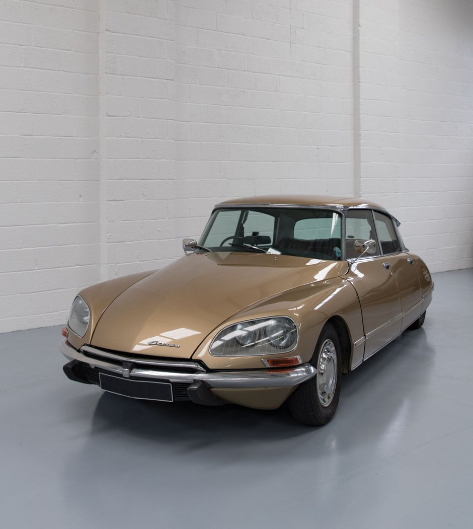 Citroen DS de la Electrogenic