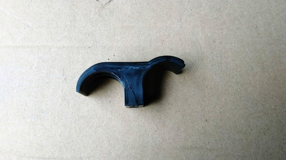 Clamă dublă fixare conducte climă 1J0820774
