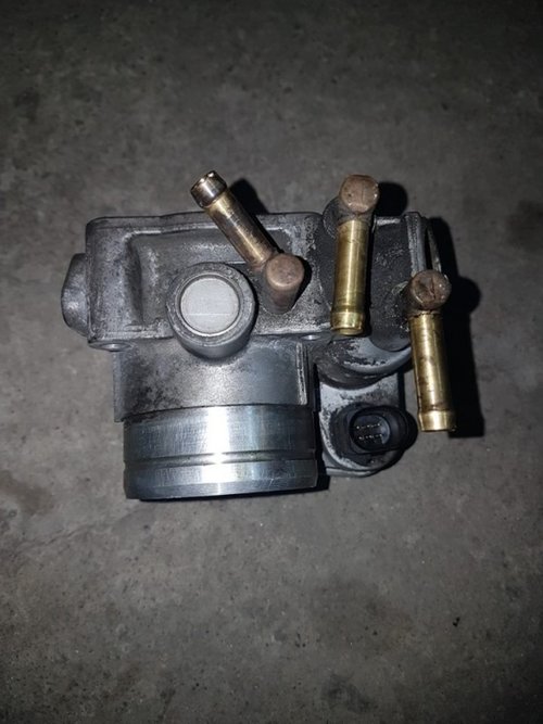 Clapeta acceleratie 06a133062n vw golf 4 1.6i 8v avu bfq 102 cai