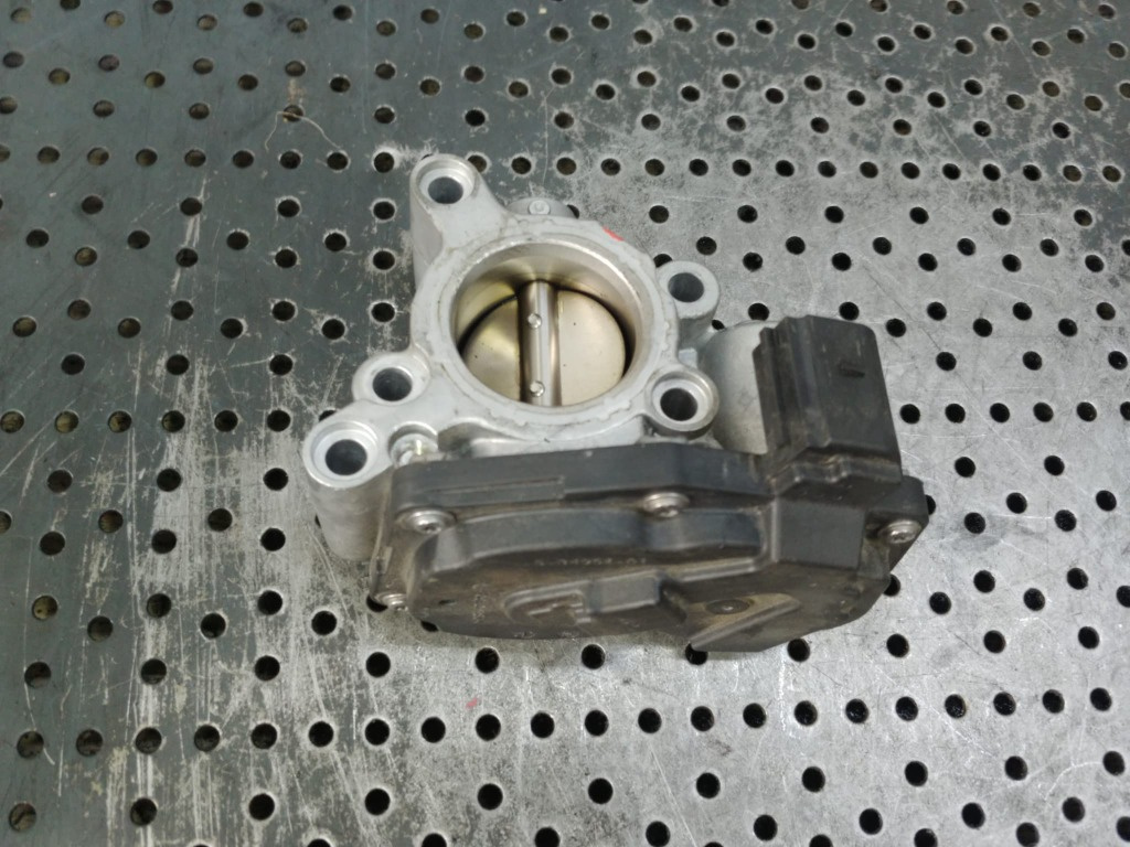 Clapeta acceleratie 1.0b b7jb ecoboost hybrid ford puma 2020 53496101