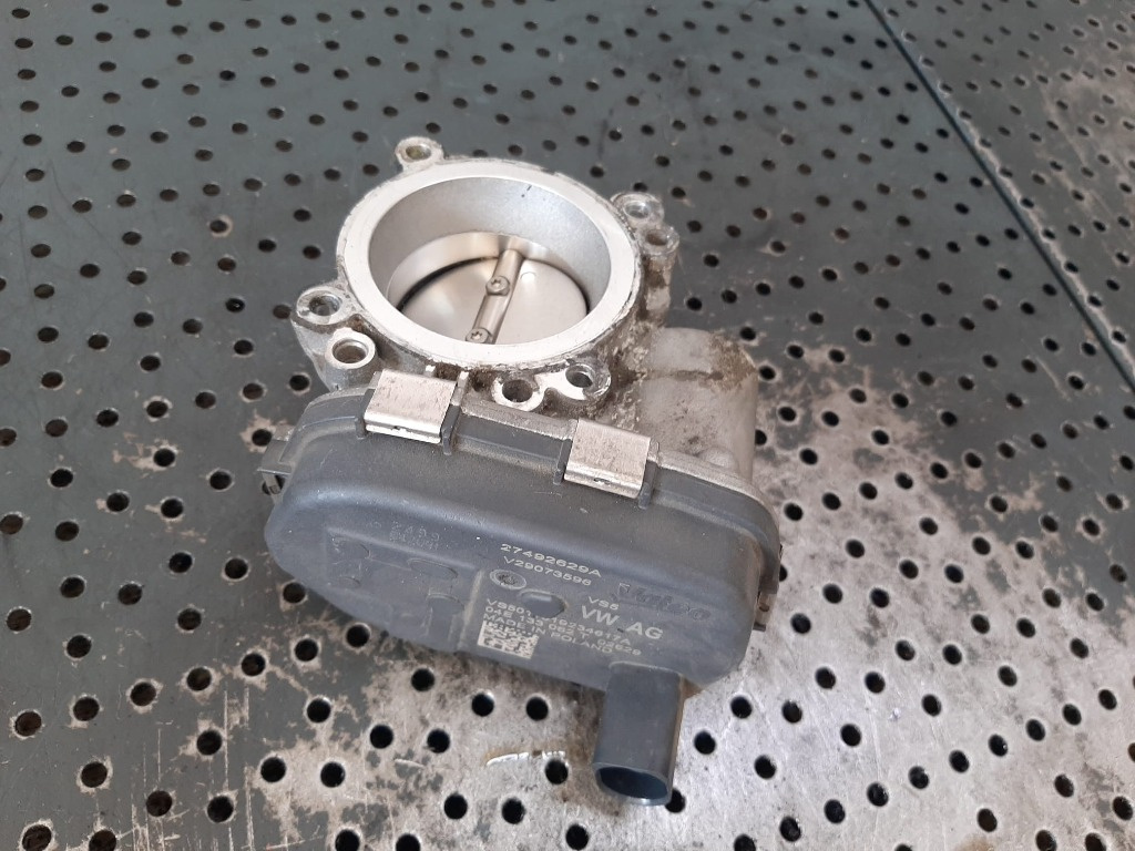 Clapeta acceleratie 1.5 tsi dhf vw golf 7 audi a3 8v 04e133062t