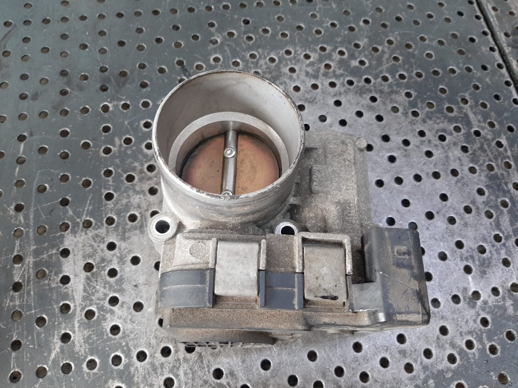 Clapeta acceleratie 1.6 fsi blf vw golf 5 skoda octavia 2 audi a3 8p seat leon 03c133062a