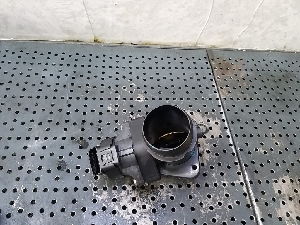Clapeta acceleratie 1.6 tdci ford focus 2 9643836980 25344296
