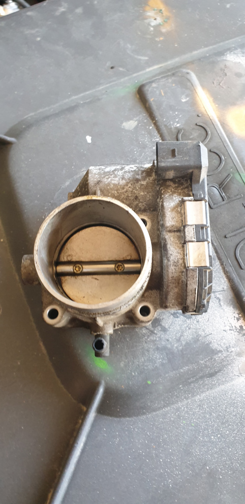 Clapeta Acceleratie 1.8T 150cp AUM Golf 4 Octavia Leon Audi 06A133062C