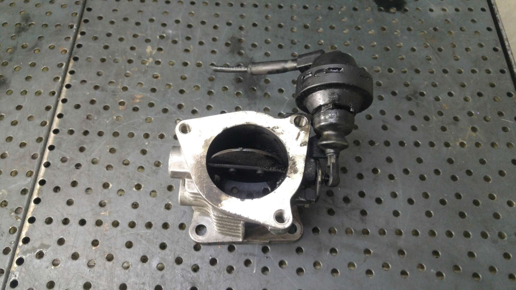 Clapeta acceleratie 1.9 jtd alfa romeo 147 937 46817373
