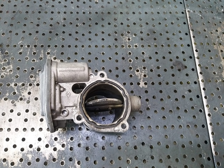 Clapeta acceleratie 2.0 d bmw seria 3 e90 e91 779148105