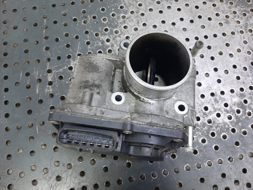 Clapeta acceleratie 2.0 d rf7j mazda 6 rf7j136b0b