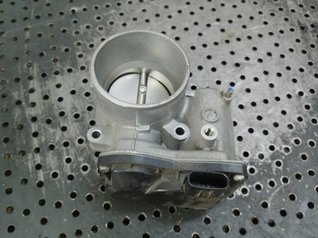 Clapeta acceleratie 2.0b pe skyactiv mazda cx-3 2021 8e1600070 2170kf093