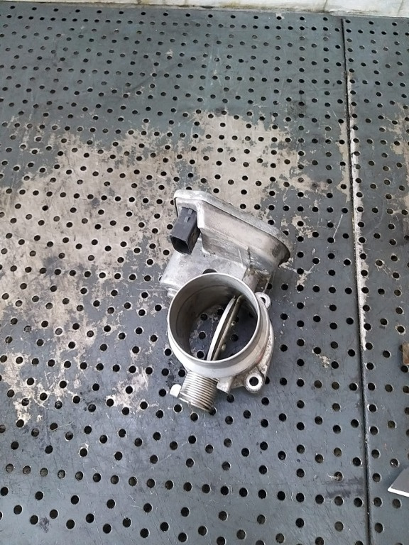 Clapeta acceleratie 3.0 d bmw seria 5 e60