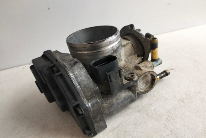 Clapeta acceleratie AKL 06a133064j Audi A3 8L [facelift] [2000 - 2003]