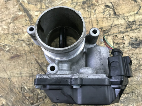 Clapeta acceleratie Audi A4 Av. qu. 2,0 TDI A4 sedan 2013 (03L128063R)