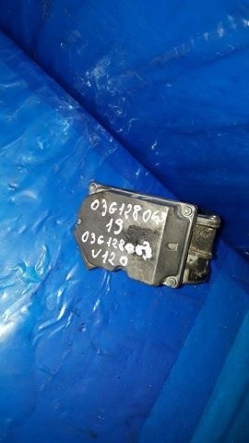 Clapeta acceleratie cod 03g128063 vw passat b5 2.0 tdi bgw bhw 140 cai