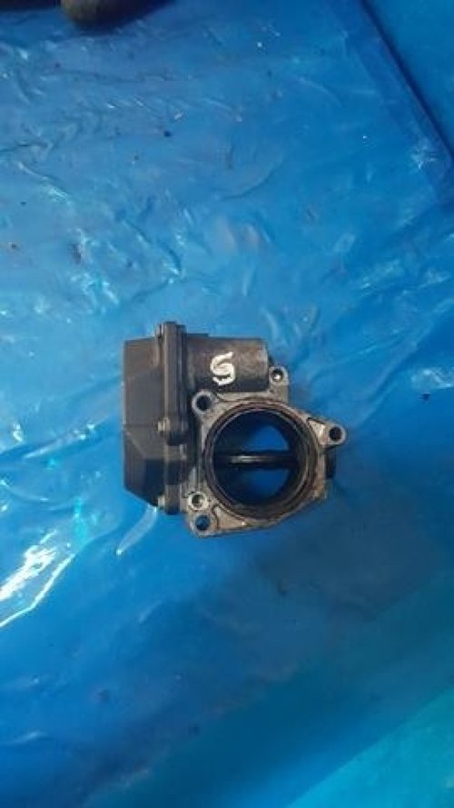 Clapeta acceleratie cod 03g128063g vw passat b6 1.9 tdi bls 105 cai