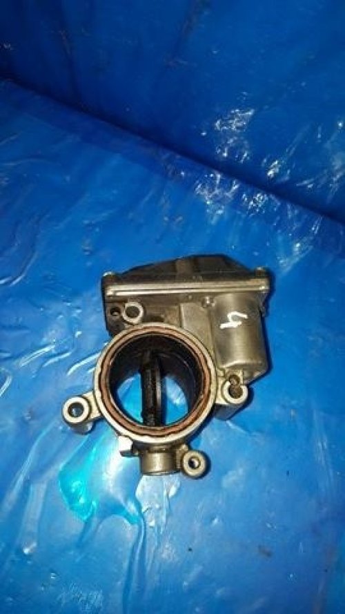 Clapeta acceleratie cod 03l128063e audi a3 8p 2.0 tdi cbab 140 de cai