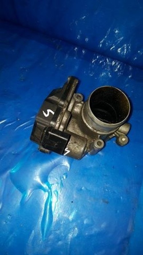 Clapeta acceleratie cod 03l128063e audi a5 8t 2.0 tdi cagb 136 cai