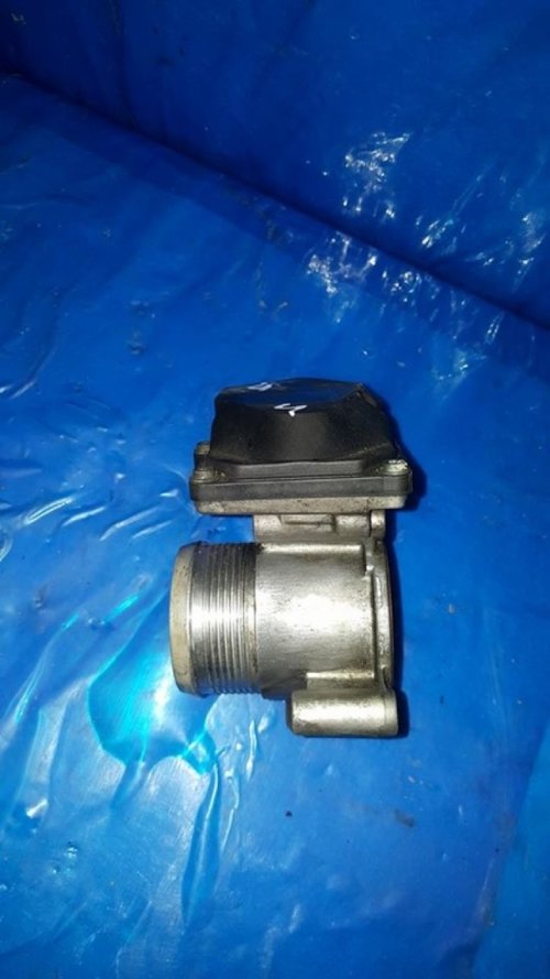 Clapeta acceleratie cod 03l128063e vw passat b6 2.0 tdi cbaa 136 cai