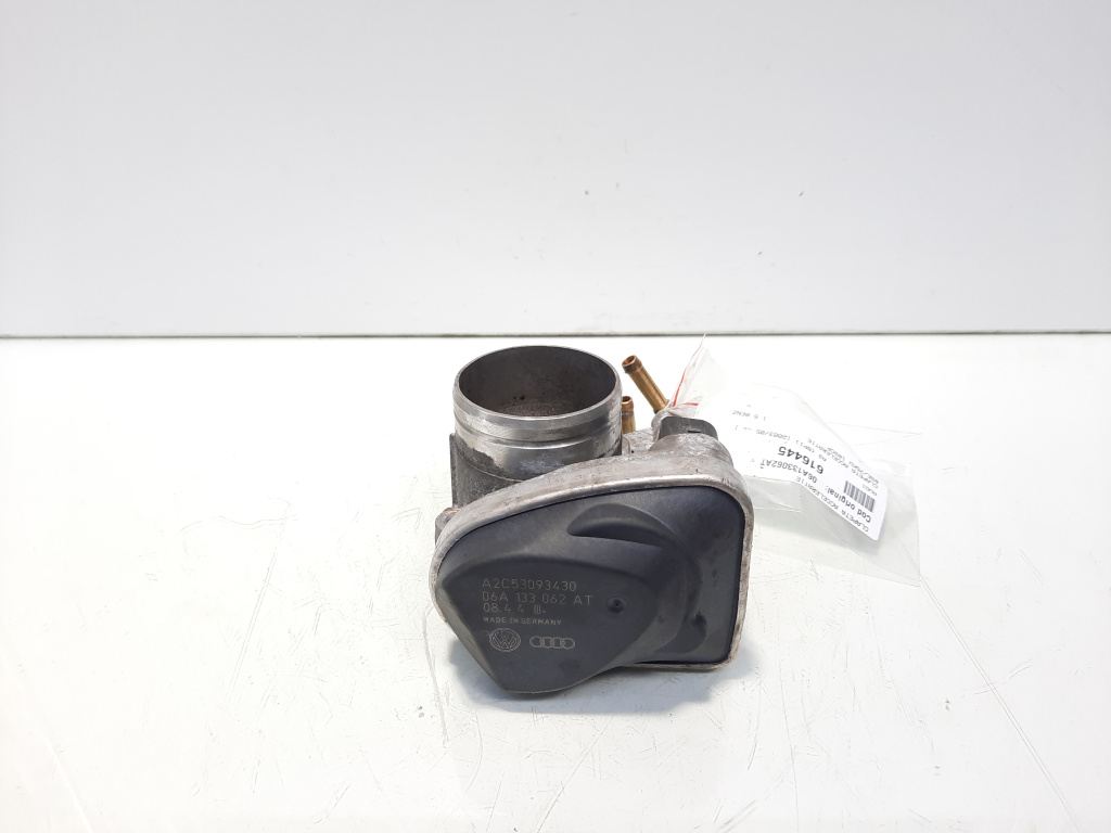 Clapeta acceleratie, cod 06A133062AT, Audi A3 Sportback (8PA) 1.6 benz, BGU (idi:616445)