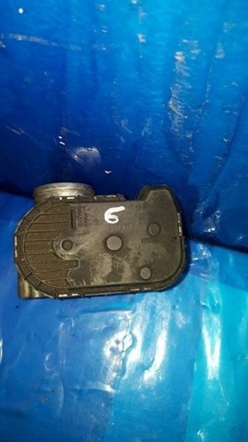Clapeta acceleratie cod 8200330810e renault megane III 2.0 dci m9r