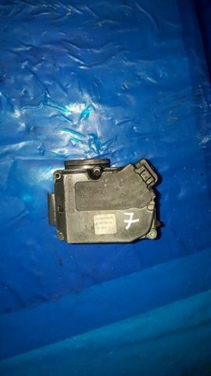 Clapeta acceleratie cod 8200736114 renault scenic II 1.9 dci euro 4