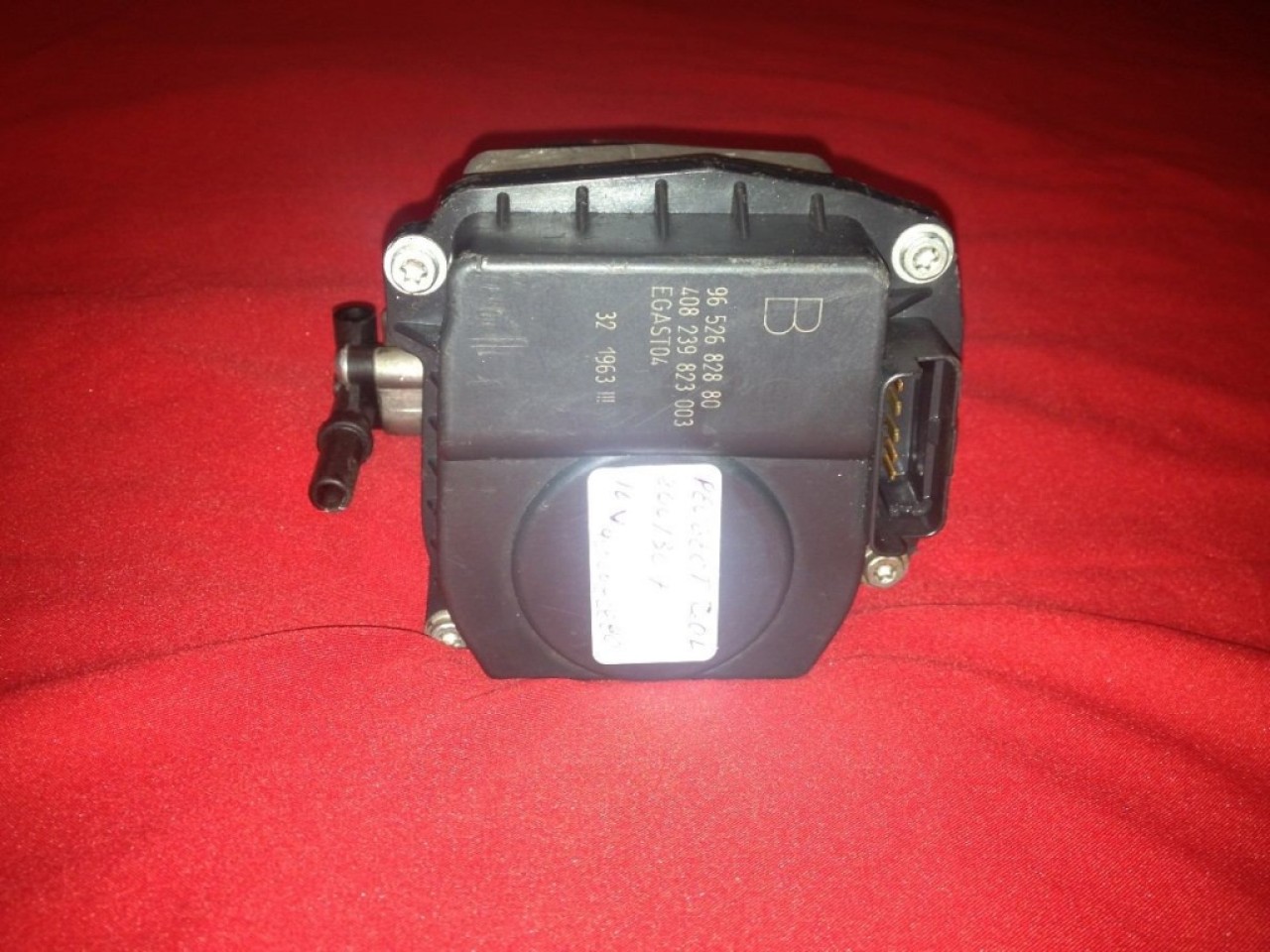 Clapeta acceleratie cod 9652682880 peugeot 407 2.0i rfn