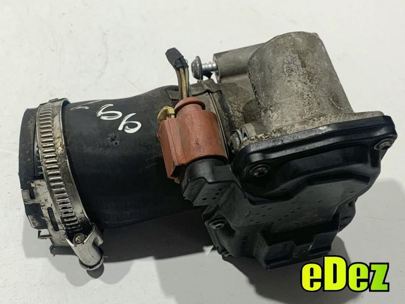 Clapeta acceleratie cu furtun intercooler Ford C-Max 2 (2010-2015) 1.0 EcoBoost 50989002