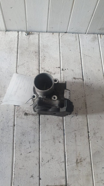 Clapeta acceleratie Renault Trafic 2.0 DCI an de fabricatie 2010 cod 8200330810