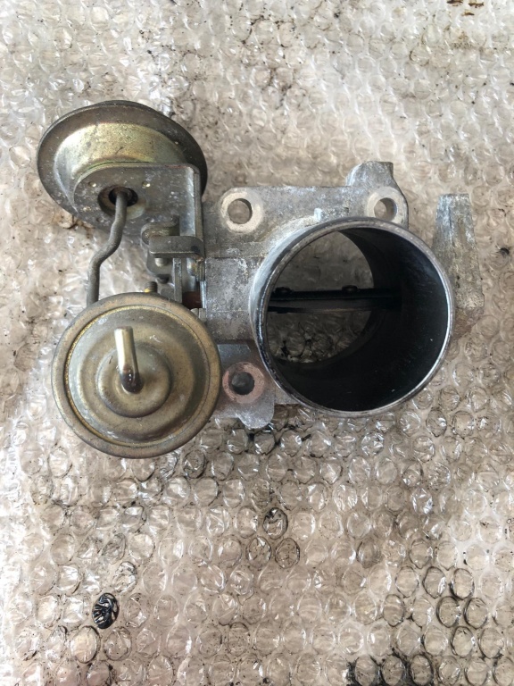 Clapeta acceleratie toyota avensis 2.0 td 90 cp 2c-te 1997-2003