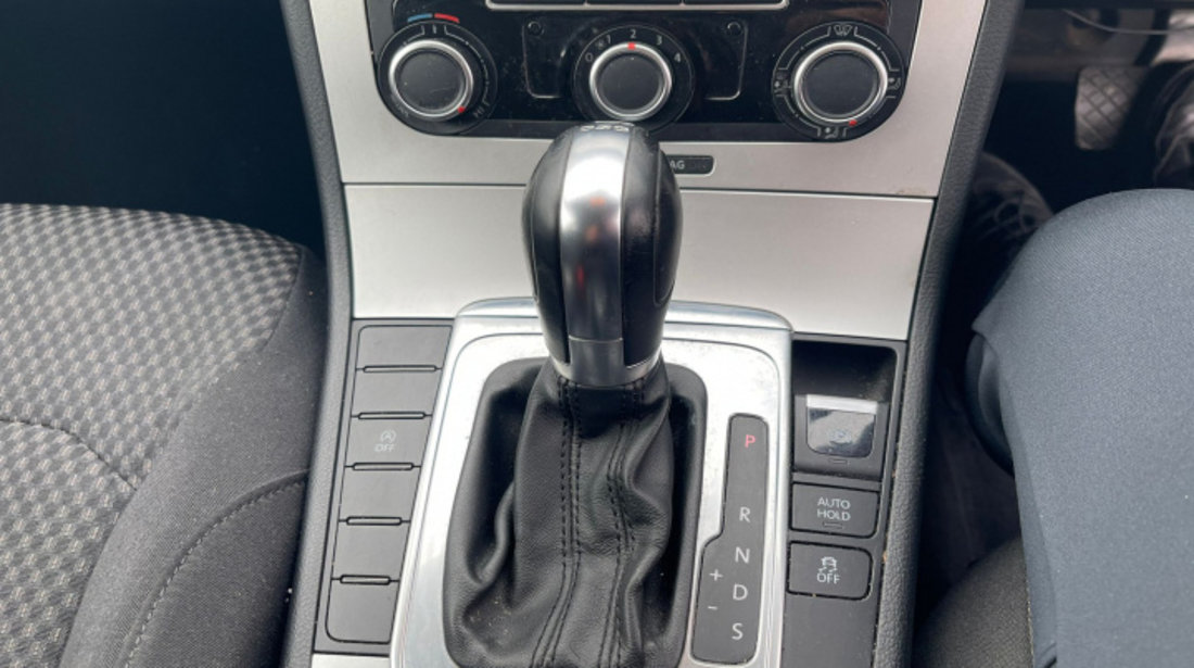 Clapeta acceleratie Volkswagen Passat B7 [2010 - 2015] Variant wagon 5-usi 2.0 TDI (140 hp)
