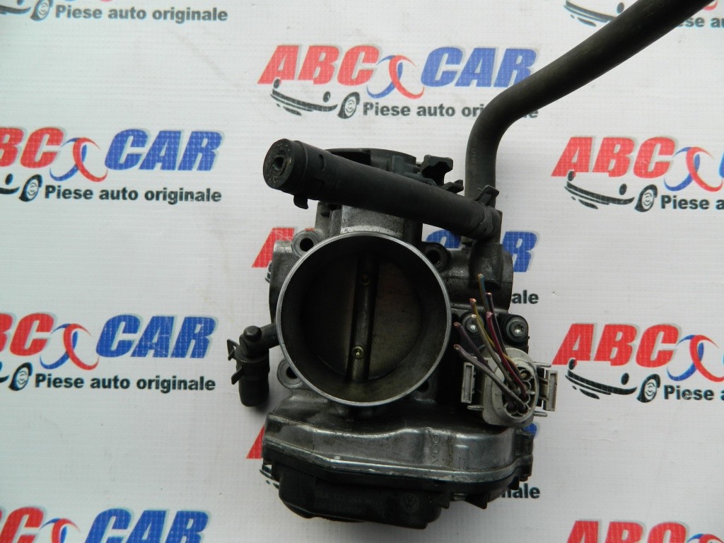 Clapeta acceleratie VW Golf 4 2.0 Benzina cod: 06A133064H model 2002