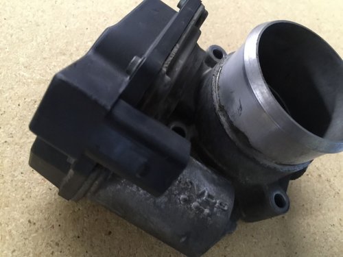 Clapeta acceleratie vw jetta 2.0 tfsi bwa bpy 200 cai cod 06f133062e