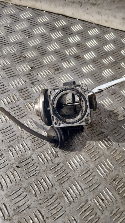 Clapeta acceleratie Vw LT 35 2.5 TDI cod motor AVR / ANJ an 2005 cod 074129637B