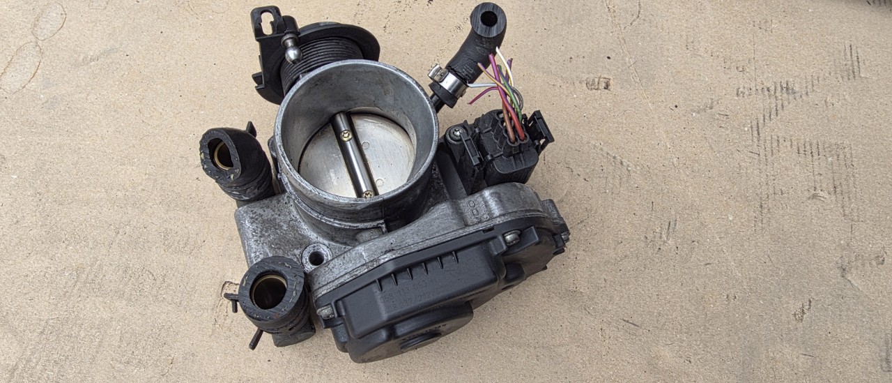Clapeta acceleratie Vw Passat B5 1.6 benzina 2000 2001 2002 2003