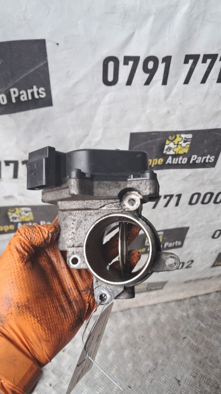 Clapeta acceleratie VW Passat B6 1.6 TDI CAY an 2011 cod 03L128063Q