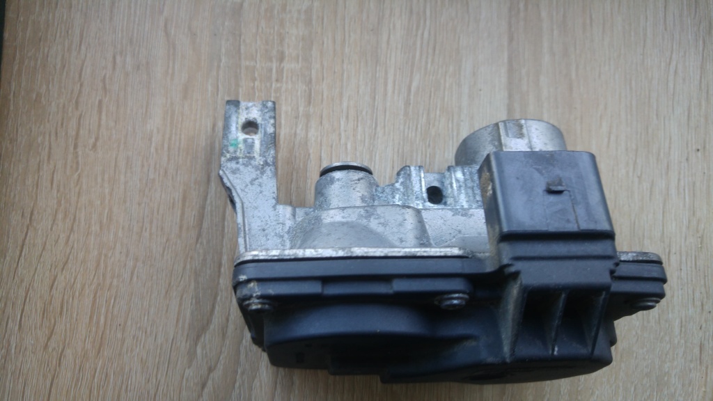 Clapeta acceleratie vw passat b8 audi q3 2.0 tdi 5q0253691h