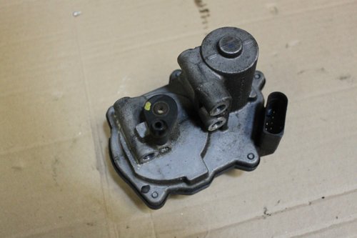 Clapeta admisie audi a3 8p 2.0 tfsi bwa axx 200 cai cod 06f133482