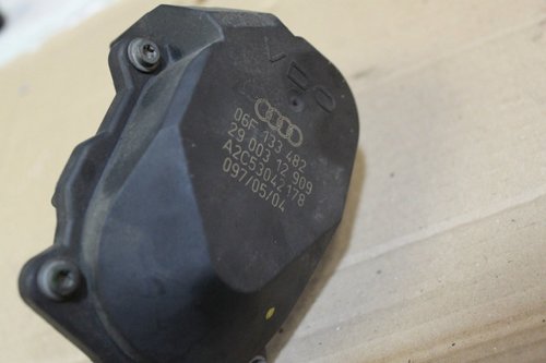 Clapeta admisie audi a4 b7 2.0 tfsi bul 220 cai cod 06f133482