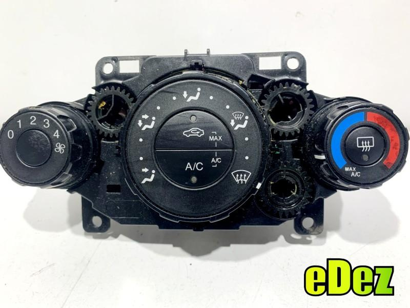 Climatronic Ford Fiesta 7 (2008-2012) [MK7] 8A69-19980-AE8T