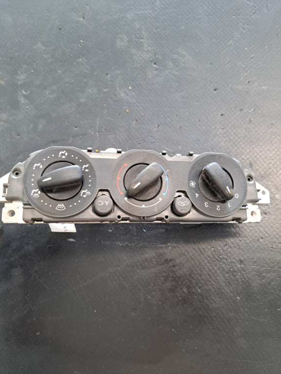 Climatronic Ford Focus 2 2004-2010 - COD 3M5T-19980-AD