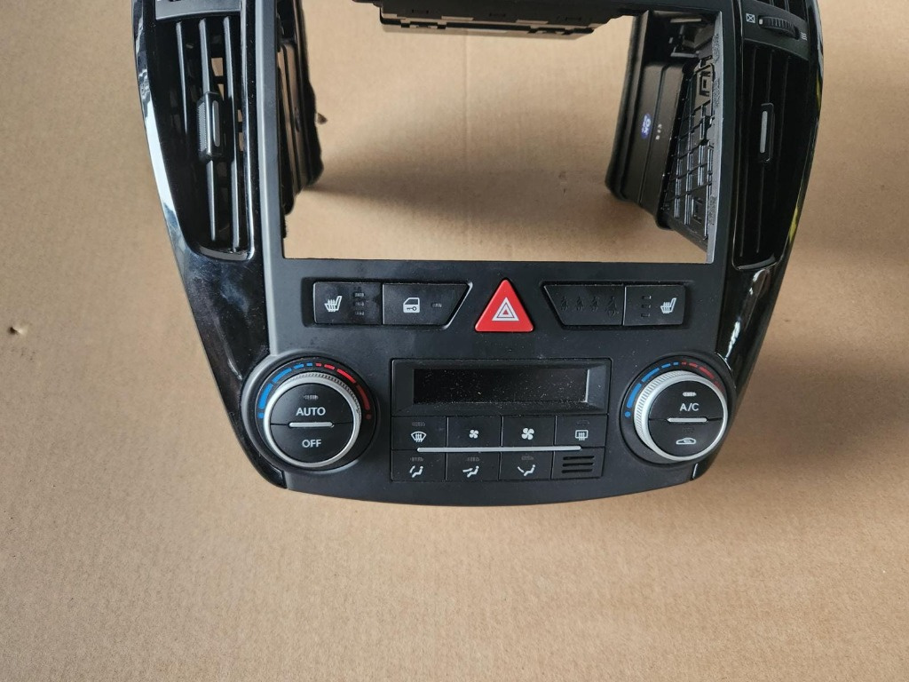 Climatronic Kia Ceed 1.6CRDI combi an de fabricatie 2011 Cod : 97250-1H622