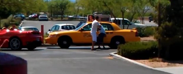 Cocalarul cu Ferrari din Las Vegas vs. soferul de TAXI