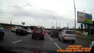 Cocalarul rus cu Rolls-Royce sare la bataie in trafic