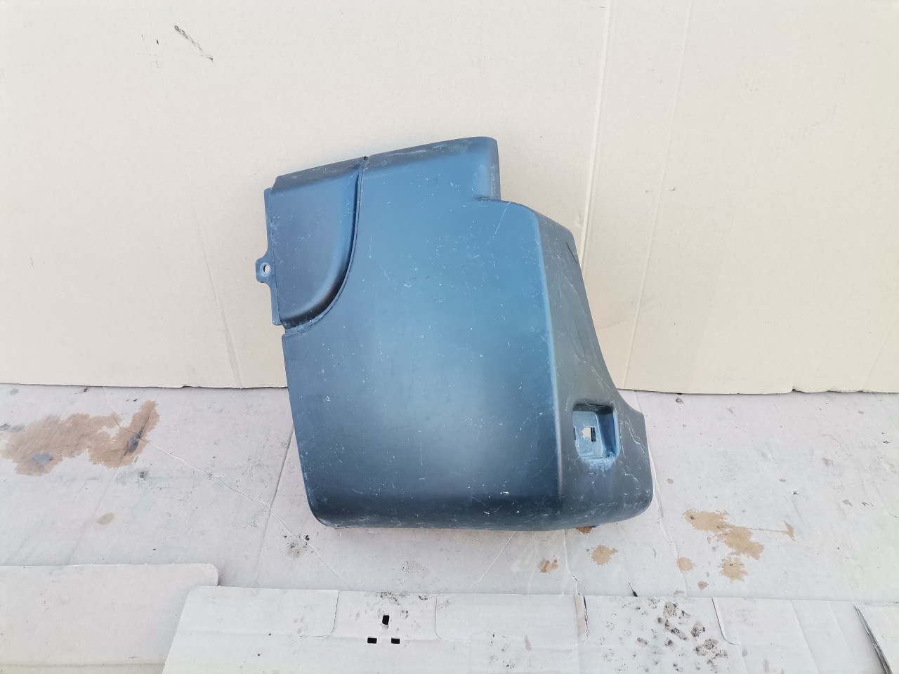 Colt stanga bara spate Renault Master 3 facelift (2014-2020) cod 850176896R