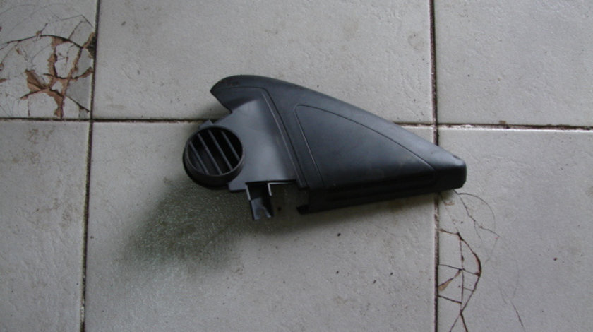 Coltar geam dreapta fata cu grila ventilatie Skoda Octavia 2 [2004 - 2008] RS liftback 5-usi 2.0 TFSI MT (200 hp) (1Z3)