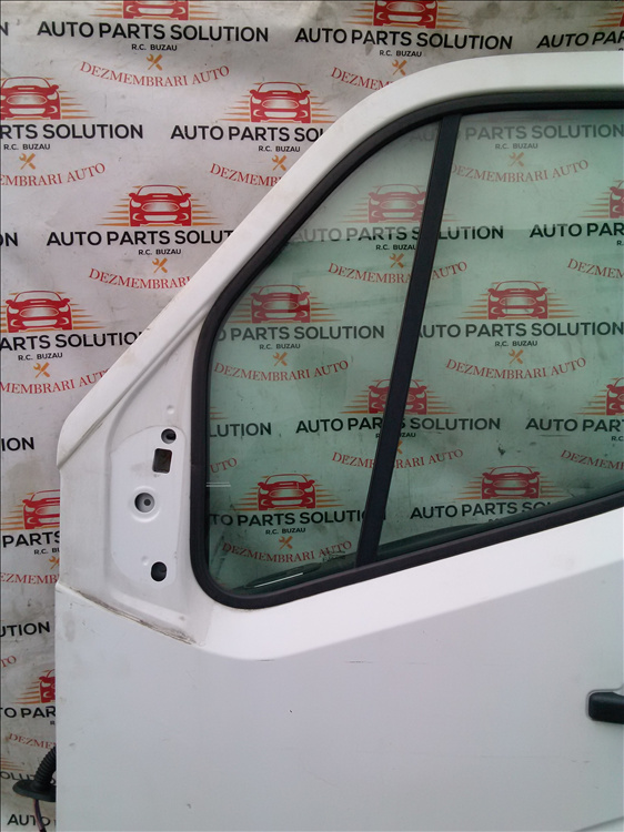 Coltar geam usa stanga fata RENAULT MASTER an fabr. 2013