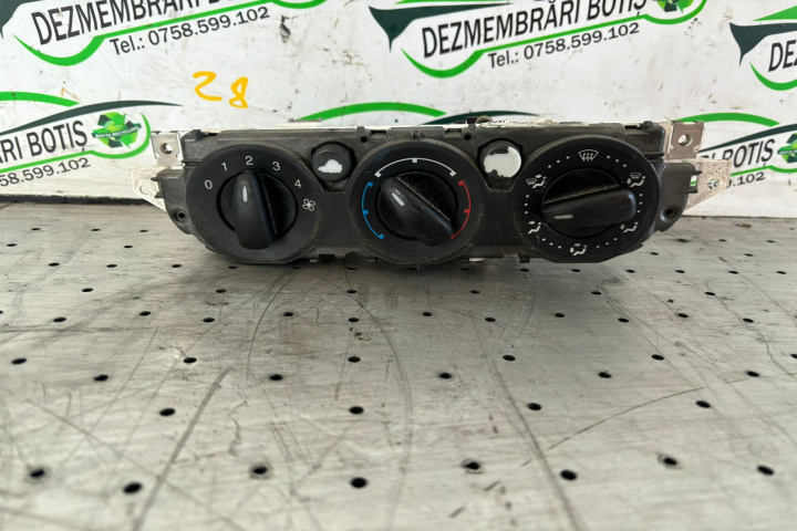 Comanda AC Ford Focus 2 [2004 - 2008] wagon 5-usi 1.6 TDCi MT (90 hp)