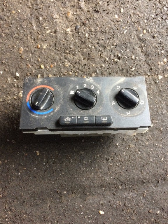 Comanda ac Opel Zafira A [facelift] [2003 - 2005] Minivan 5-usi 1.6 MT (101 hp) (F75_)