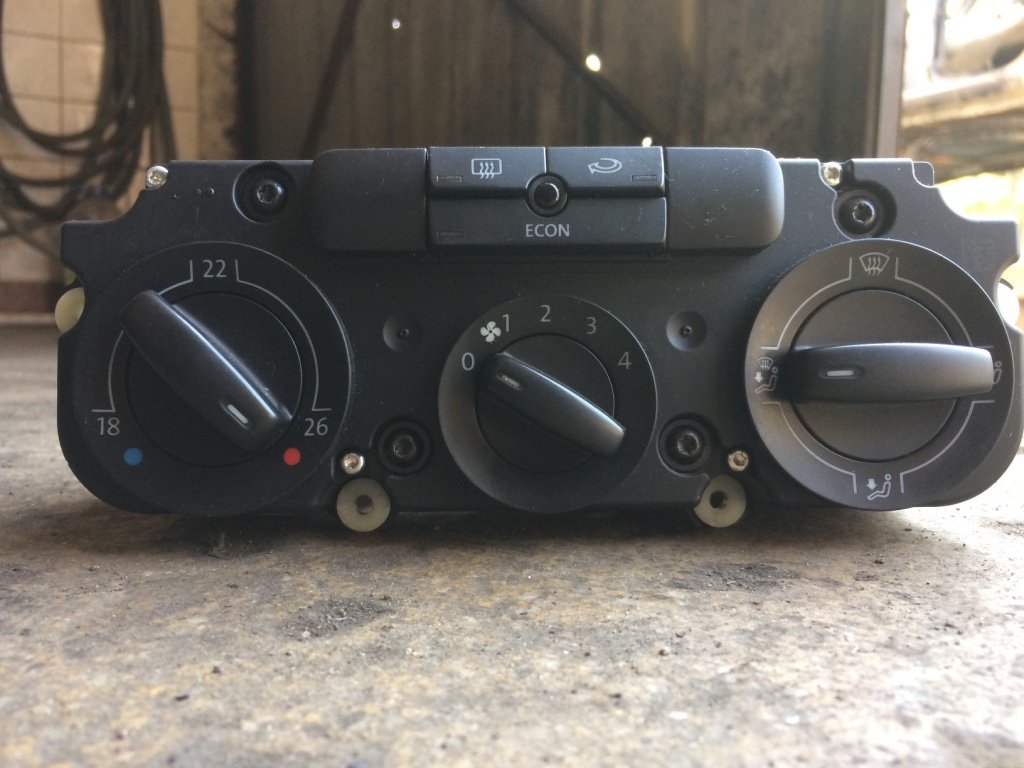 Comanda ac Volkswagen VW Jetta 5 [2005 - 2011] Sedan 4-usi 2.0 TDI MT (140 hp) (1K2)